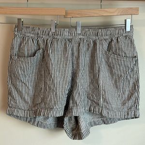 Old Navy Pull On Gray and White Striped Cotton Linen Shorts